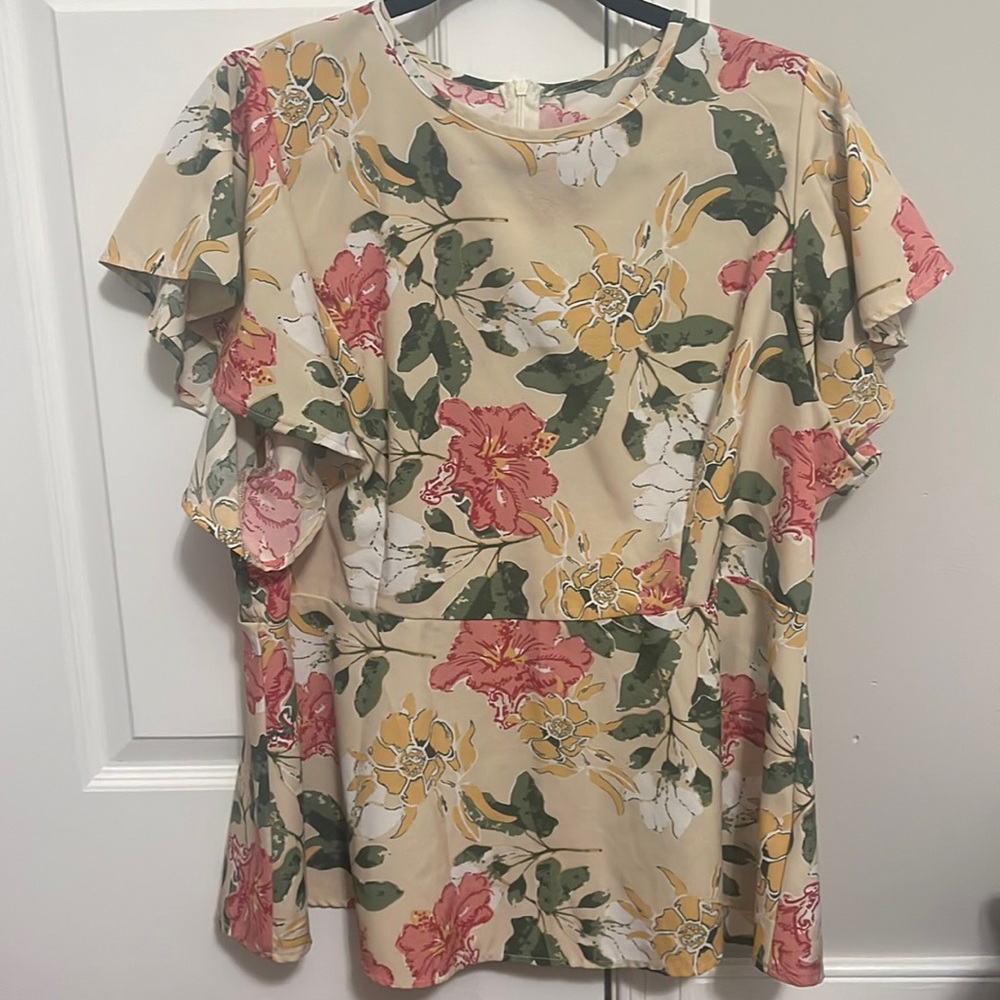 SHEIN CURVE flower shirt